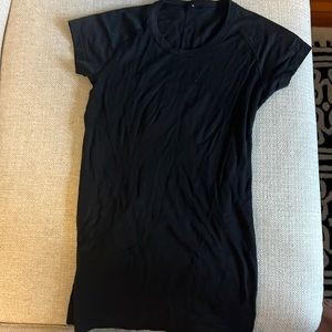 Lulu lemon tee